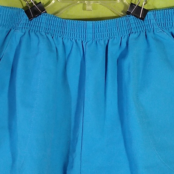 Shorts - Picture 2 of 7